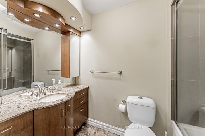 Photo 35 at 2239 Rosegate Drive, Central Erin Mills, Mississauga