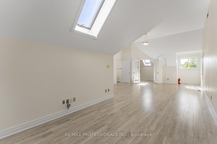 Photo 38 at 2239 Rosegate Drive, Central Erin Mills, Mississauga