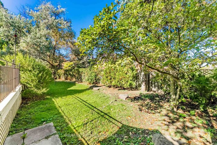 Photo 49 at 2239 Rosegate Drive, Central Erin Mills, Mississauga
