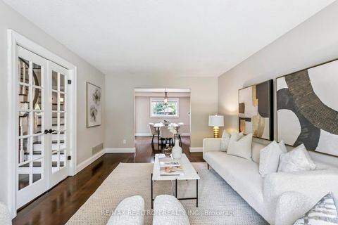 Photo 6 at 92 Golf Links Drive, Aurora Highlands, Aurora Photo 6 at 92 Golf Links Drive, Aurora Highlands, Aurora