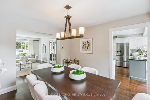 Photo 11 at 92 Golf Links Drive, Aurora Highlands, Aurora Photo 11 at 92 Golf Links Drive, Aurora Highlands, Aurora