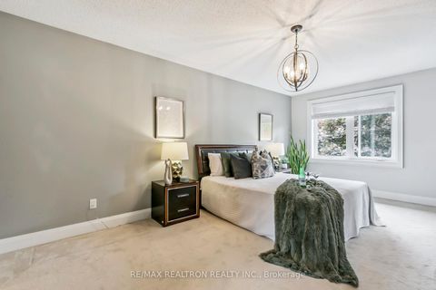 Photo 30 at 92 Golf Links Drive, Aurora Highlands, Aurora Photo 30 at 92 Golf Links Drive, Aurora Highlands, Aurora