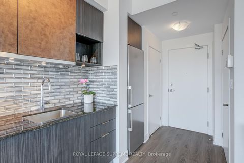 Photo 1 at 817 - 99 The Donway W Way, Don Mills, Toronto