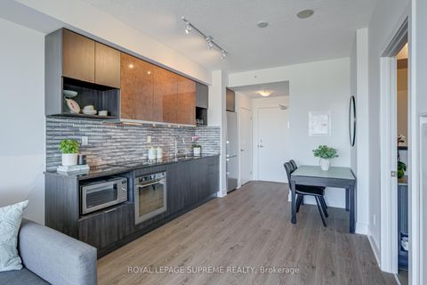 Photo 4 at 817 - 99 The Donway W Way, Don Mills, Toronto