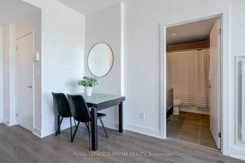 Photo 6 at 817 - 99 The Donway W Way, Don Mills, Toronto