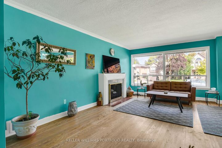 Photo 3 at 106 Botfield Avenue, City Centre West, Toronto