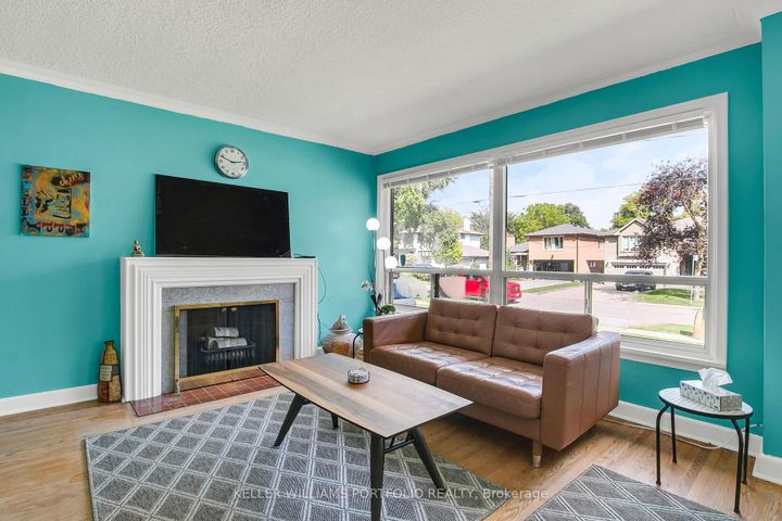 Photo 5 at 106 Botfield Avenue, City Centre West, Toronto