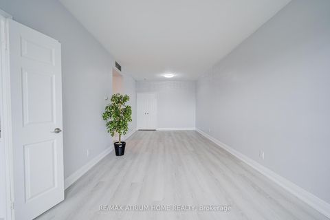 Photo 13 at 3002 - 33 Empress Avenue, Willowdale East, Toronto