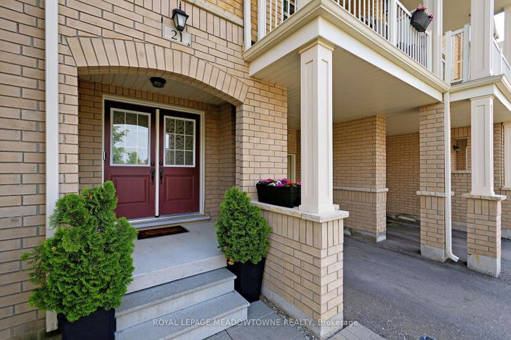 Photo 3 at 21 Labrish Road, Northwest Brampton, Brampton