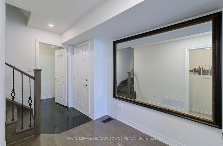 Photo 5 at 21 Labrish Road, Northwest Brampton, Brampton