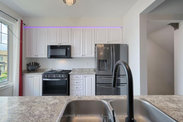 Photo 12 at 21 Labrish Road, Northwest Brampton, Brampton