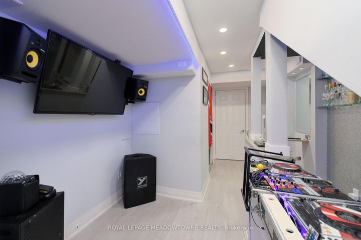 Photo 39 at 21 Labrish Road, Northwest Brampton, Brampton