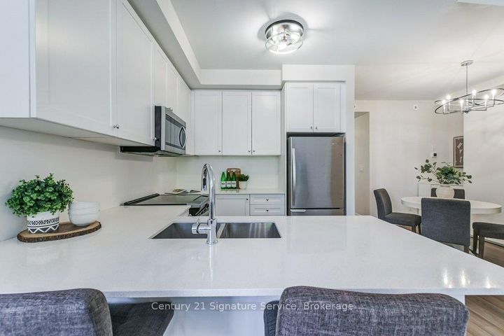 Photo 9 at 202 - 652 Cricklewood Drive, Mineola, Mississauga