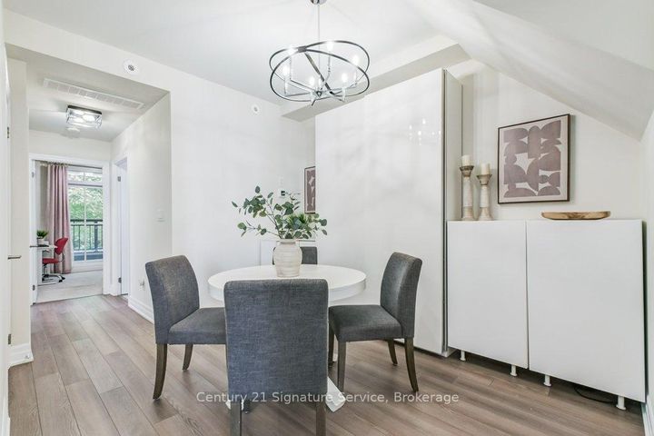 Photo 14 at 202 - 652 Cricklewood Drive, Mineola, Mississauga