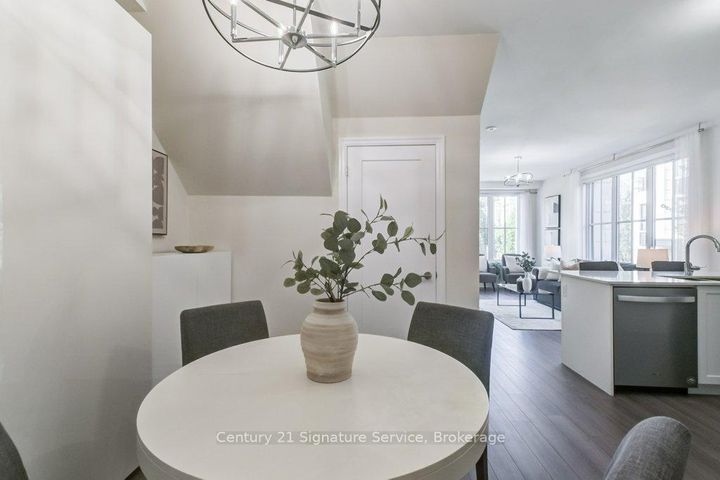 Photo 16 at 202 - 652 Cricklewood Drive, Mineola, Mississauga