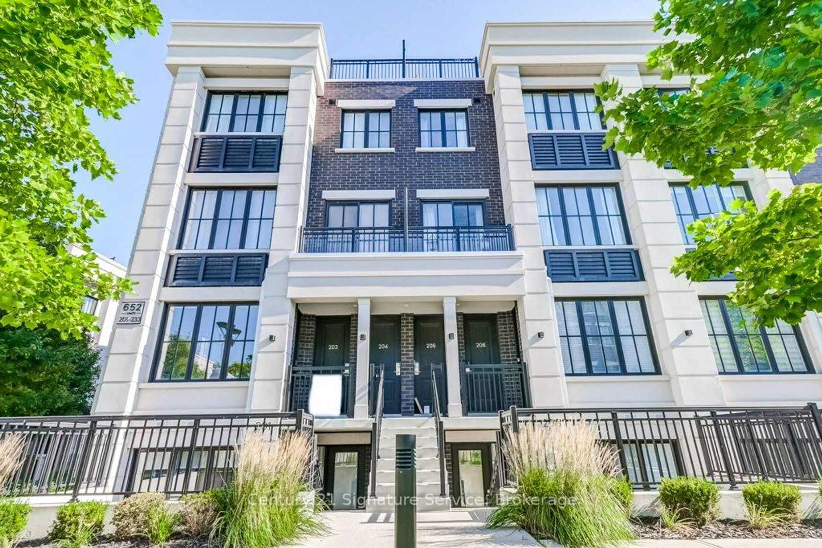 202 - 652 Cricklewood Drive, Mineola, Mississauga 2