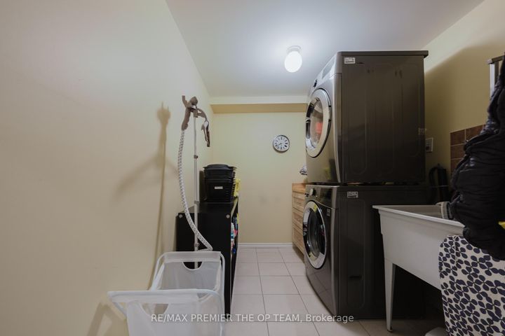 Photo 24 at 50 Beaverbrook Crescent, Rural Vaughan, Vaughan