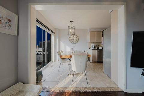 Photo 8 at 50 Beaverbrook Crescent, Rural Vaughan, Vaughan