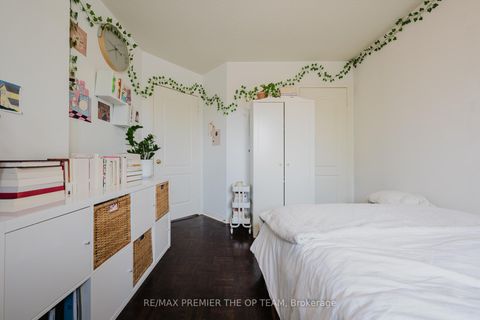 Photo 17 at 50 Beaverbrook Crescent, Rural Vaughan, Vaughan