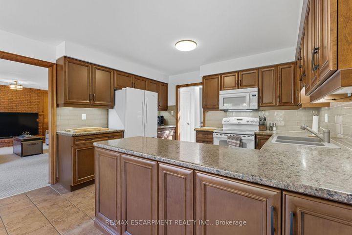 Photo 10 at 275 Cornwallis Road, Ancaster, Hamilton