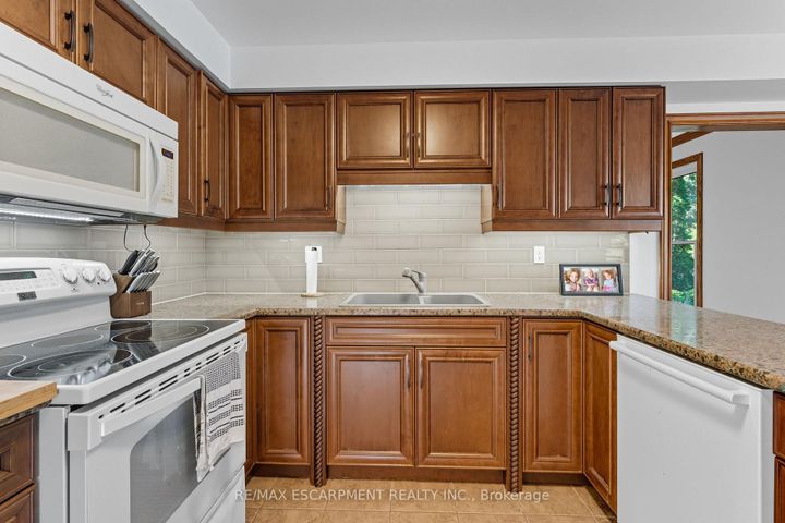Photo 11 at 275 Cornwallis Road, Ancaster, Hamilton