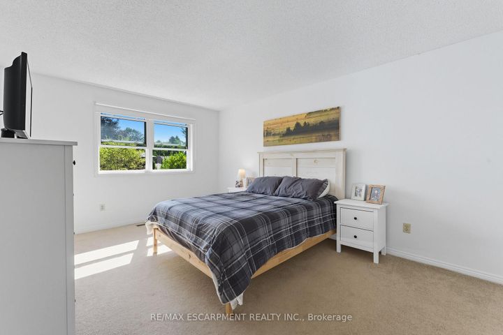 Photo 17 at 275 Cornwallis Road, Ancaster, Hamilton