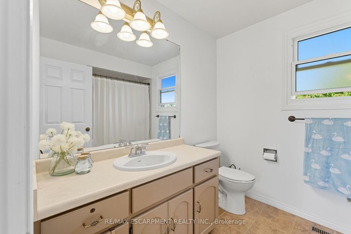 Photo 19 at 275 Cornwallis Road, Ancaster, Hamilton
