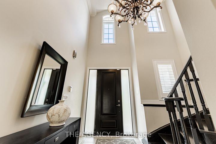 Photo 2 at 33 Ascalon Drive, Patterson, Vaughan