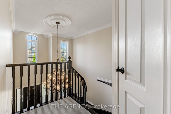 Photo 11 at 33 Ascalon Drive, Patterson, Vaughan