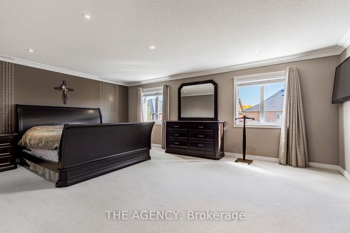 Photo 12 at 33 Ascalon Drive, Patterson, Vaughan
