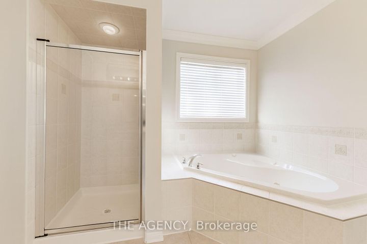 Photo 15 at 33 Ascalon Drive, Patterson, Vaughan