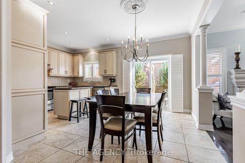 Photo 5 at 33 Ascalon Drive, Patterson, Vaughan
