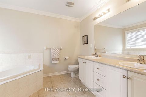 Photo 14 at 33 Ascalon Drive, Patterson, Vaughan