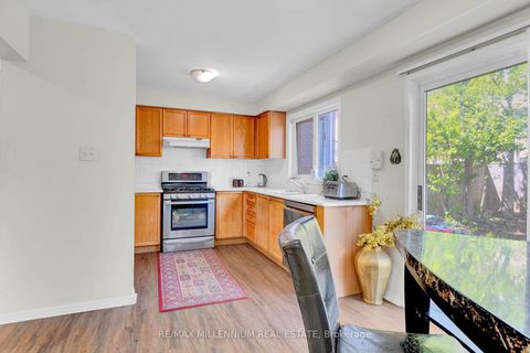 Photo 8 at 10 Mainland Crescent E, Vellore Village, Vaughan