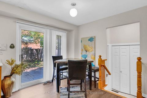 Photo 13 at 10 Mainland Crescent E, Vellore Village, Vaughan