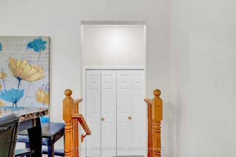 Photo 14 at 10 Mainland Crescent E, Vellore Village, Vaughan