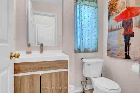 Photo 15 at 10 Mainland Crescent E, Vellore Village, Vaughan