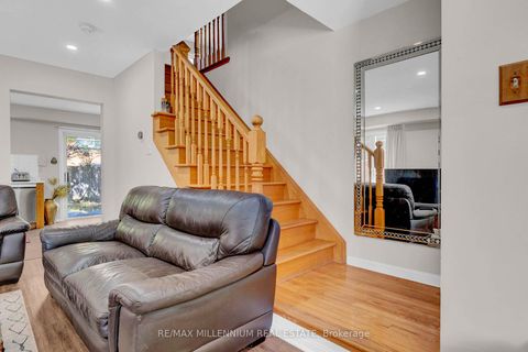 Photo 16 at 10 Mainland Crescent E, Vellore Village, Vaughan