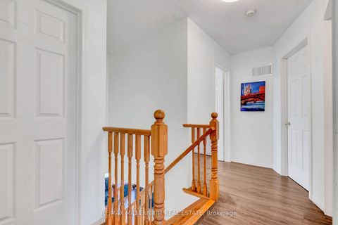 Photo 17 at 10 Mainland Crescent E, Vellore Village, Vaughan