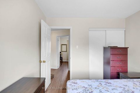 Photo 23 at 10 Mainland Crescent E, Vellore Village, Vaughan