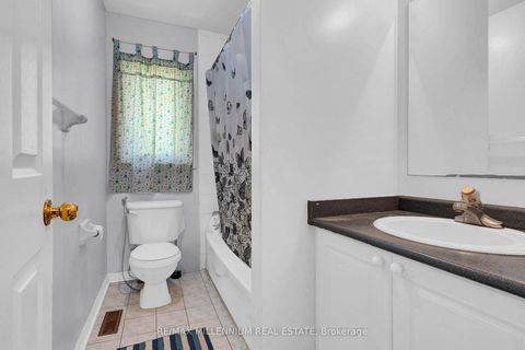Photo 28 at 10 Mainland Crescent E, Vellore Village, Vaughan