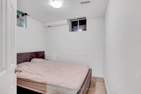 Photo 31 at 10 Mainland Crescent E, Vellore Village, Vaughan