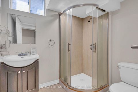 Photo 35 at 10 Mainland Crescent E, Vellore Village, Vaughan