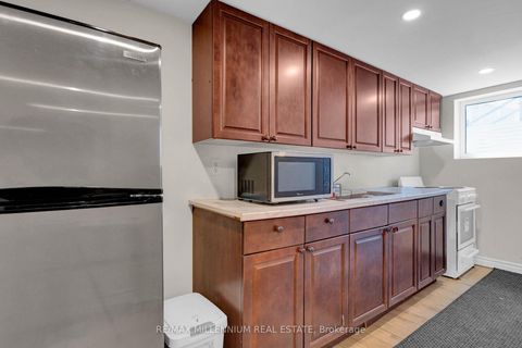 Photo 38 at 10 Mainland Crescent E, Vellore Village, Vaughan