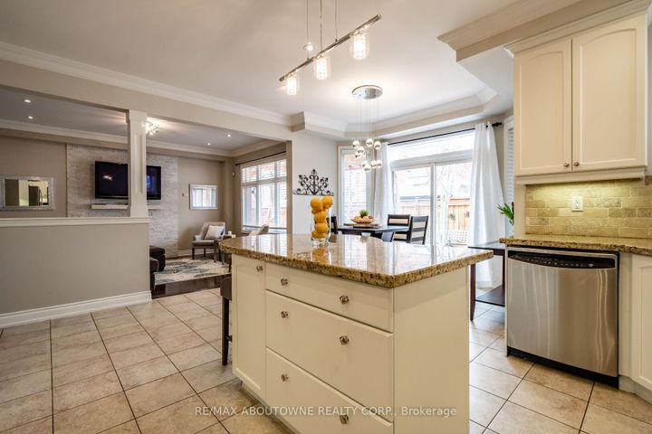 Photo 7 at 2270 Gladacres Lane, WM Westmount, Oakville