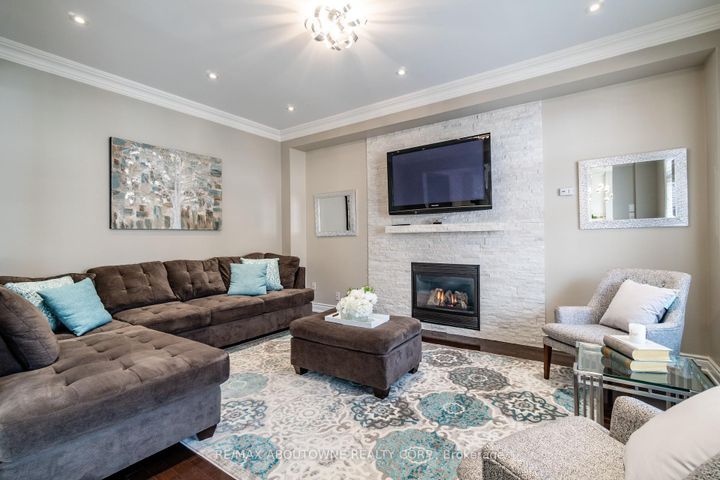 Photo 10 at 2270 Gladacres Lane, WM Westmount, Oakville