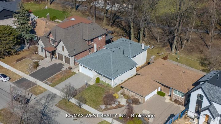 Photo 28 at 28 Braywin Drive, The Westway, Toronto
