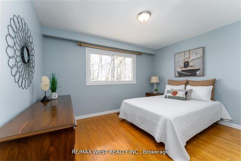 Photo 11 at 28 Braywin Drive, The Westway, Toronto