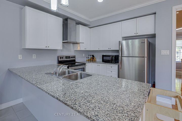 Photo 5 at 137 Barons Street, Kleinburg, Vaughan