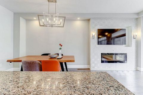 Photo 13 at 27 Duncombe Lane N, South Richvale, Richmond Hill